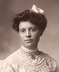 Sverina Henrika Hanson (1883-1963). Photo courtesy of Janice (Dobbeck) Smith.