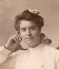 Petrinella Hanson (1878-1953). Photo courtesy of Janice (Dobbeck) Smith.