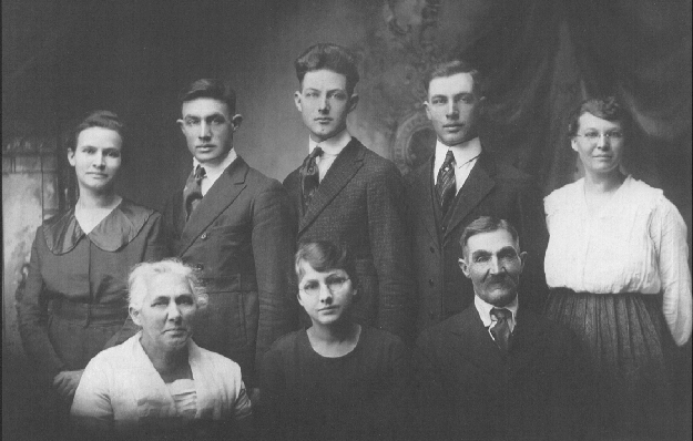 Top: Lodemia, Ozro, Ralph, Alvah, Ruby
Bottom: Rosa, Oda, Andrews Knight